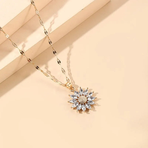 Luxury Style Flower Pendant Inlaid Zirconia Necklace